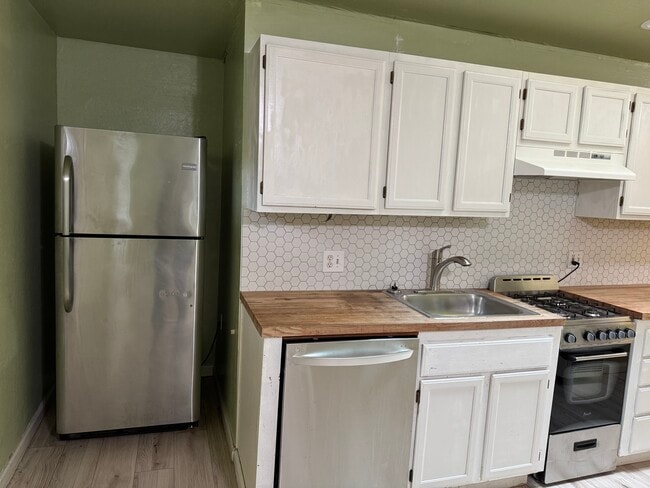 852 Kellogg Ave in Hayward, CA - Foto de edificio - Building Photo