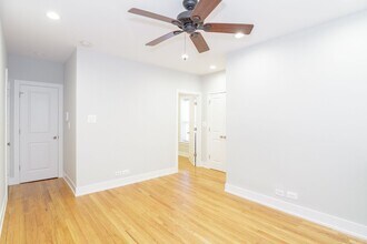 520 W Cornelia Ave, Unit 210 in Chicago, IL - Building Photo - Building Photo