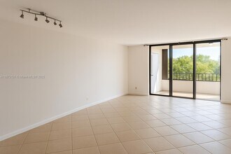2070 Homewood Blvd in Delray Beach, FL - Building Photo - Building Photo