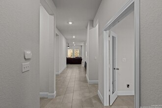 1318 Taubenfeld in San Antonio, TX - Building Photo - Building Photo
