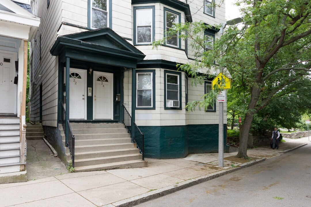 22 Highland Ave, Unit 2 in Boston, MA - Building Photo