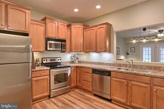 2075 Deer Run Dr in Hummelstown, PA - Building Photo - Building Photo