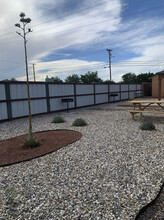 Adobe Manor Apartments in Albuquerque, NM - Foto de edificio - Building Photo