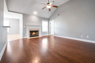 1285 Allmon Dr in Clarksville, TN - Building Photo - Building Photo