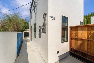 1765 N Crescent Heights Blvd in Los Angeles, CA - Building Photo - Building Photo