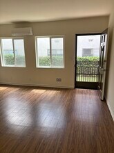 322 Cornell Dr in Burbank, CA - Building Photo - Building Photo