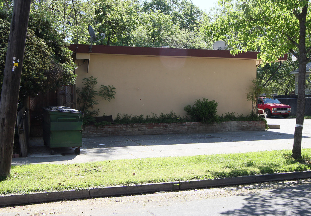 615 3rd St in Woodland, CA - Building Photo