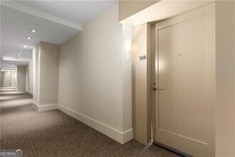 3325 Piedmont Rd NE in Atlanta, GA - Building Photo - Building Photo