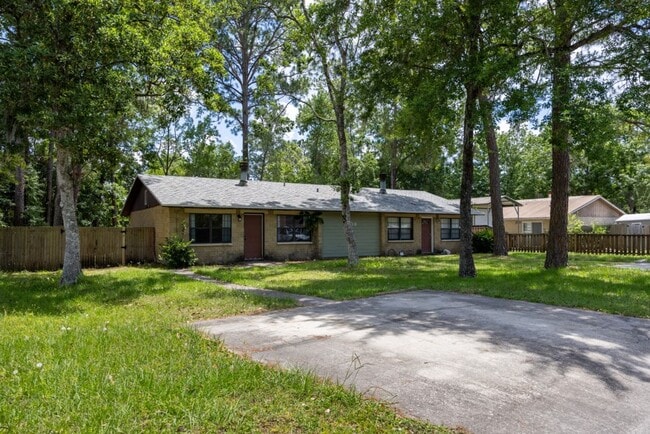 property at 203 NE 40 Ln