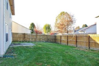 7626 Stockard St in Indianapolis, IN - Foto de edificio - Building Photo