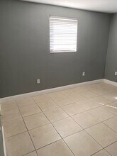 13900 Lake Placid Ct, Unit #12 in Miami Lakes, FL - Building Photo - Building Photo