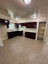 9017 Avalon Blvd in Los Angeles, CA - Foto de edificio - Building Photo