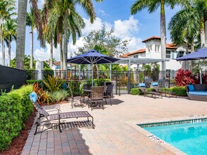 The Isles in Fort Lauderdale, FL - Foto de edificio - Building Photo