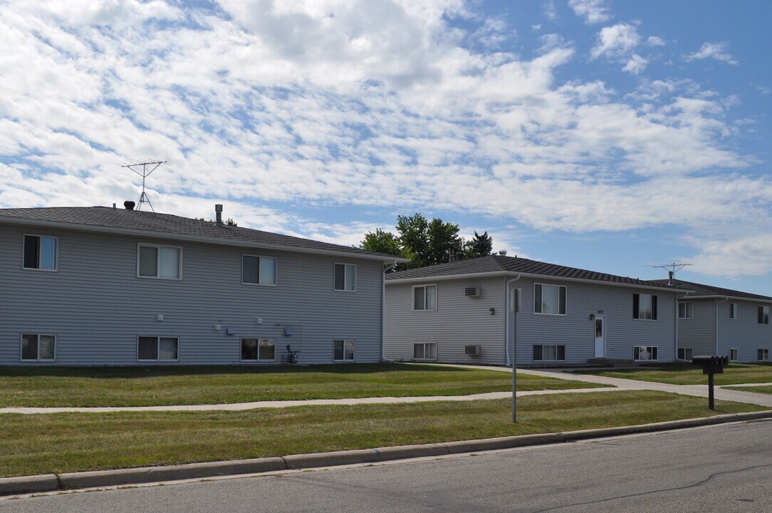 632 2nd Ave E, Unit 1 in West Fargo, ND - Building Photo