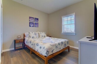 1610 Cooper Foster Park Rd in Vermilion, OH - Building Photo - Building Photo