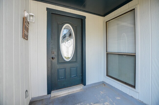 17323 Glenpatti Dr in Houston, TX - Building Photo - Building Photo