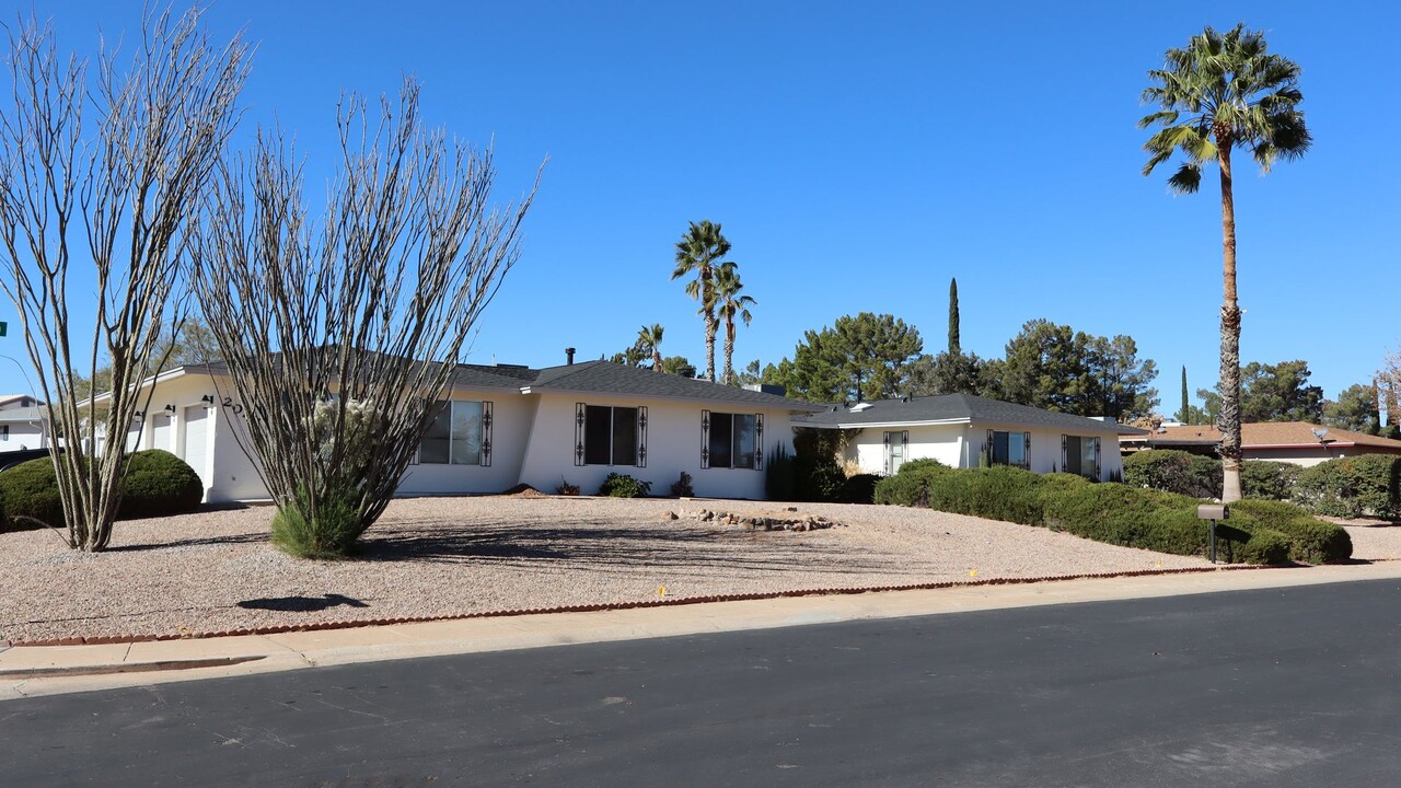 2047 Laurel Ln in Sierra Vista, AZ - Building Photo