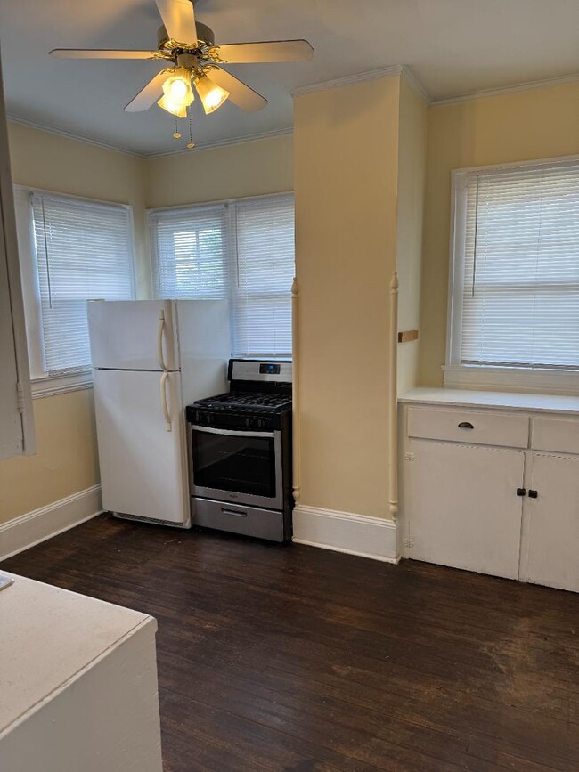 property at 1533 W Northwest Blvd