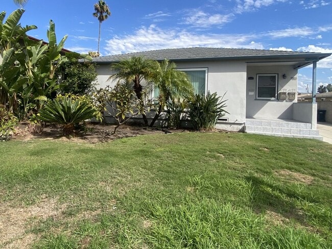 4127-4127 Ingraham St in San Diego, CA - Building Photo - Building Photo