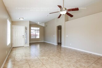 1803 N 88th Ave in Phoenix, AZ - Foto de edificio - Building Photo