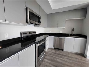 7040 Woodman Ave in Los Angeles, CA - Building Photo - Building Photo