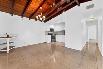 361 SE 6th Ave in Hialeah, FL - Building Photo - Building Photo