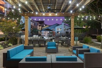 Windsor Ridge in Sunnyvale, CA - Foto de edificio - Building Photo