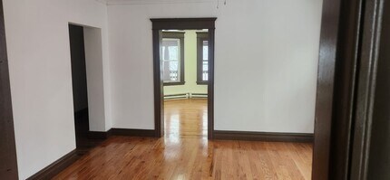 203 Cooke St, Unit First Floor in Waterbury, CT - Building Photo - Building Photo