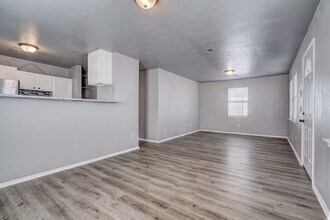 1736 NW 7th St in Oklahoma City, OK - Building Photo - Building Photo