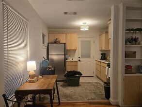 1307 Deloney St in Austin, TX - Building Photo - Building Photo