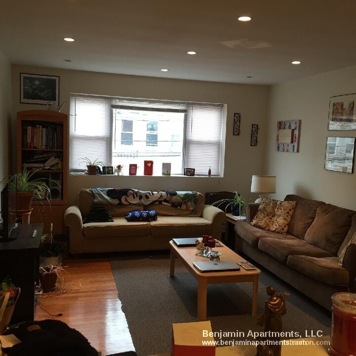 46 Gardner St, Unit 34 Gardner St in Boston, MA - Foto de edificio