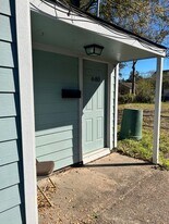 680 E Caston St in Beaumont, TX - Building Photo