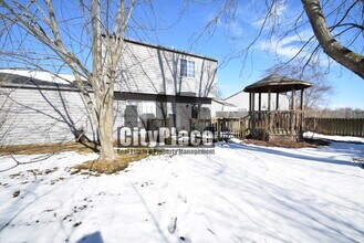 47 Meadow Ct W in Whiteland, IN - Building Photo - Building Photo