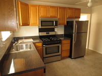 Meadow View Apartments in Highland Park, NJ - Building Photo - Building Photo