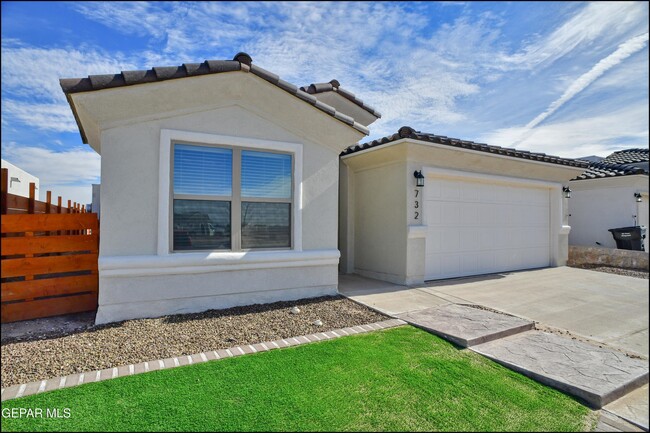 property at 732 Paseo Dulce Ave