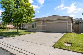 10640 Arbor Way in Reno, NV - Building Photo - Building Photo