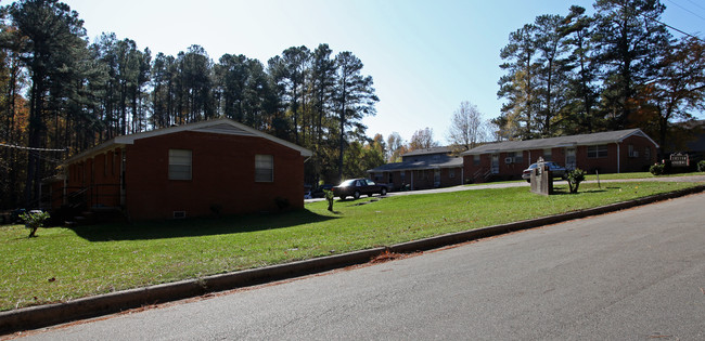 Coston Apartments in Cary, NC - Building Photo - Building Photo