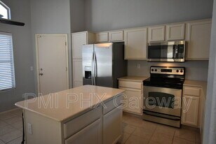 1158 West Swan Drive in Chandler, AZ - Building Photo