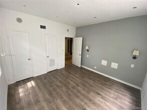 742 12th St-Unit -1 in Miami Beach, FL - Building Photo - Building Photo
