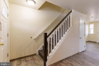 101 E Camden Ave in Moorestown, NJ - Building Photo - Building Photo