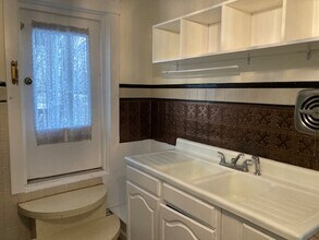 890 Lancaster St, Unit 1 in Albany, NY - Building Photo - Building Photo