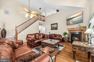 14715 Jennifer Ct in Swan Point, MD - Building Photo