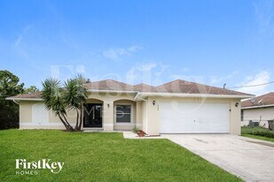 740 Nina Ave S in Lehigh Acres, FL - Building Photo