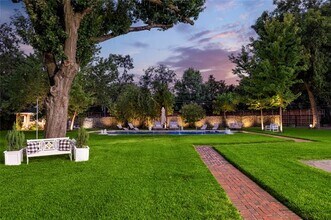 4522 Walnut Hill Ln in Dallas, TX - Building Photo - Building Photo