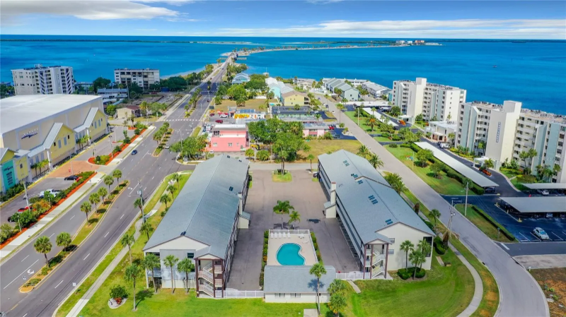 340 Causeway Blvd in Dunedin, FL - Foto de edificio