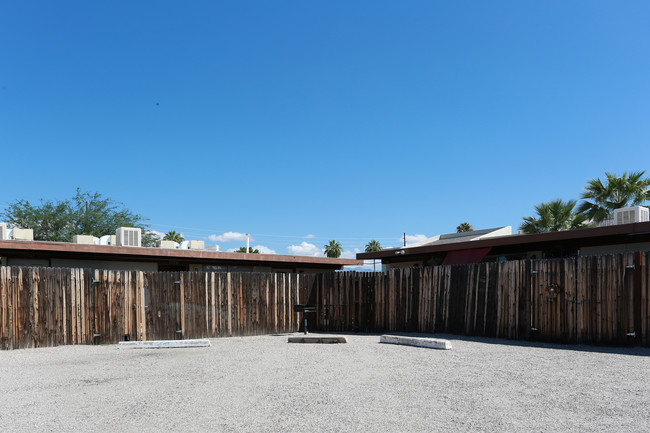 Helen St Apartments in Tucson, AZ - Building Photo - Building Photo