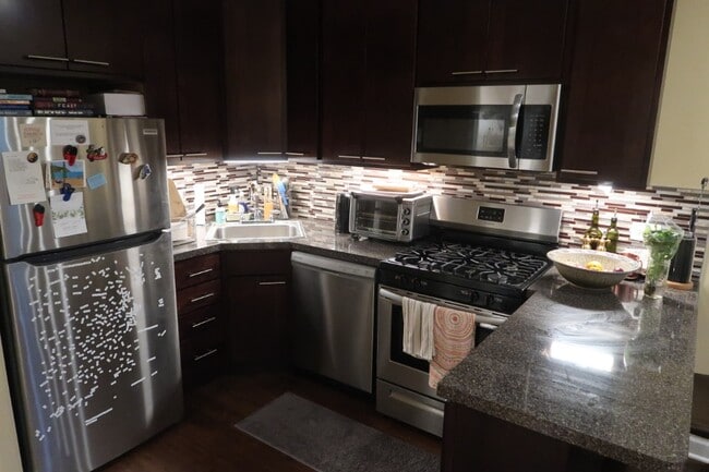 property at 1425 N Bosworth Ave