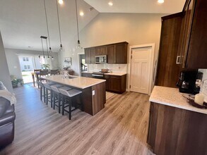 725 Melendy Ln in Cedar Falls, IA - Building Photo - Building Photo