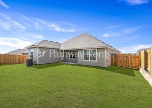 1037 Costa Vista Trl in Fort Worth, TX - Foto de edificio - Building Photo