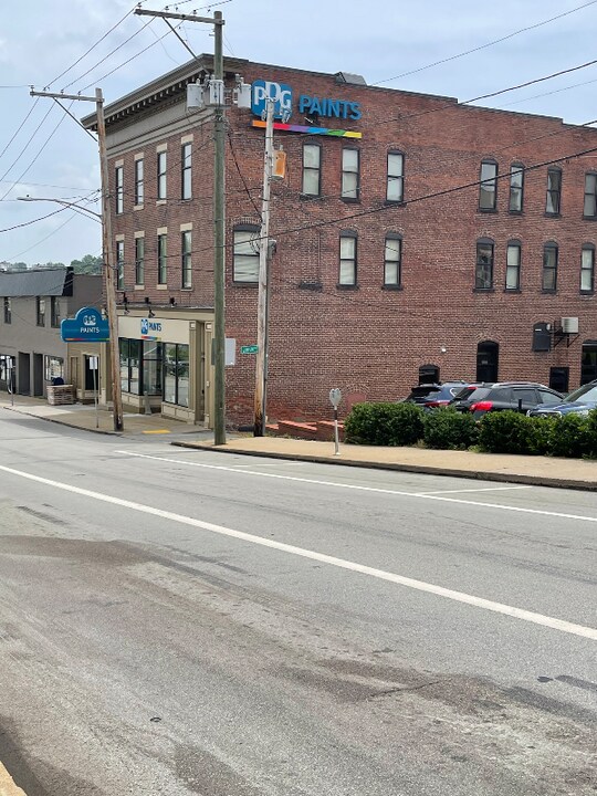 102 E Otterman St in Greensburg, PA - Building Photo